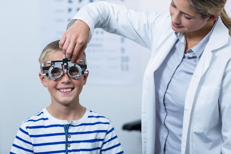 Consulta de optometría pediátrica